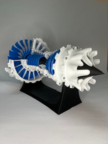 Jet Engine Model with Rotatable Fan